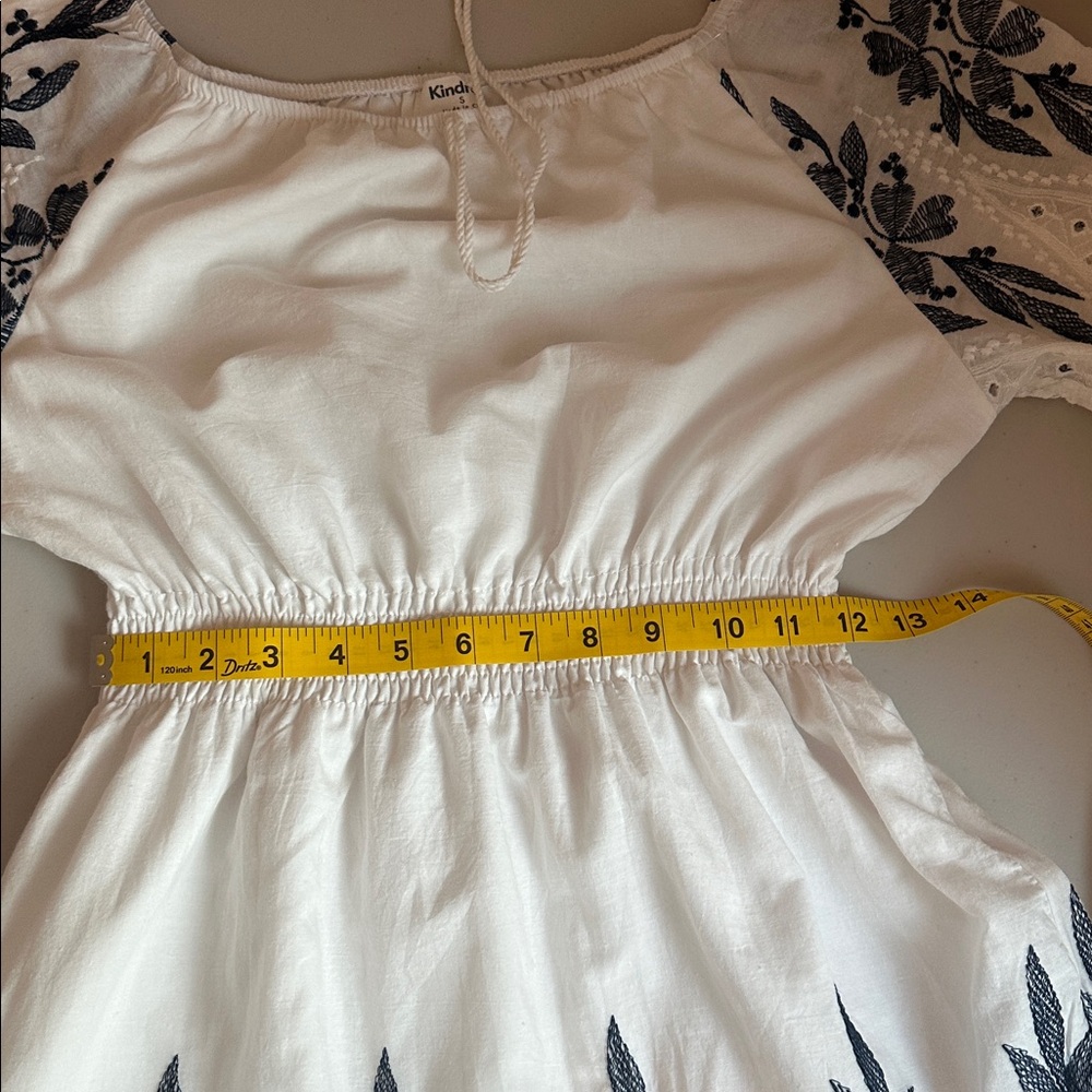 Kindred Elegant White and Blue Embroidered Dress Size S. - Picture 10 of 16